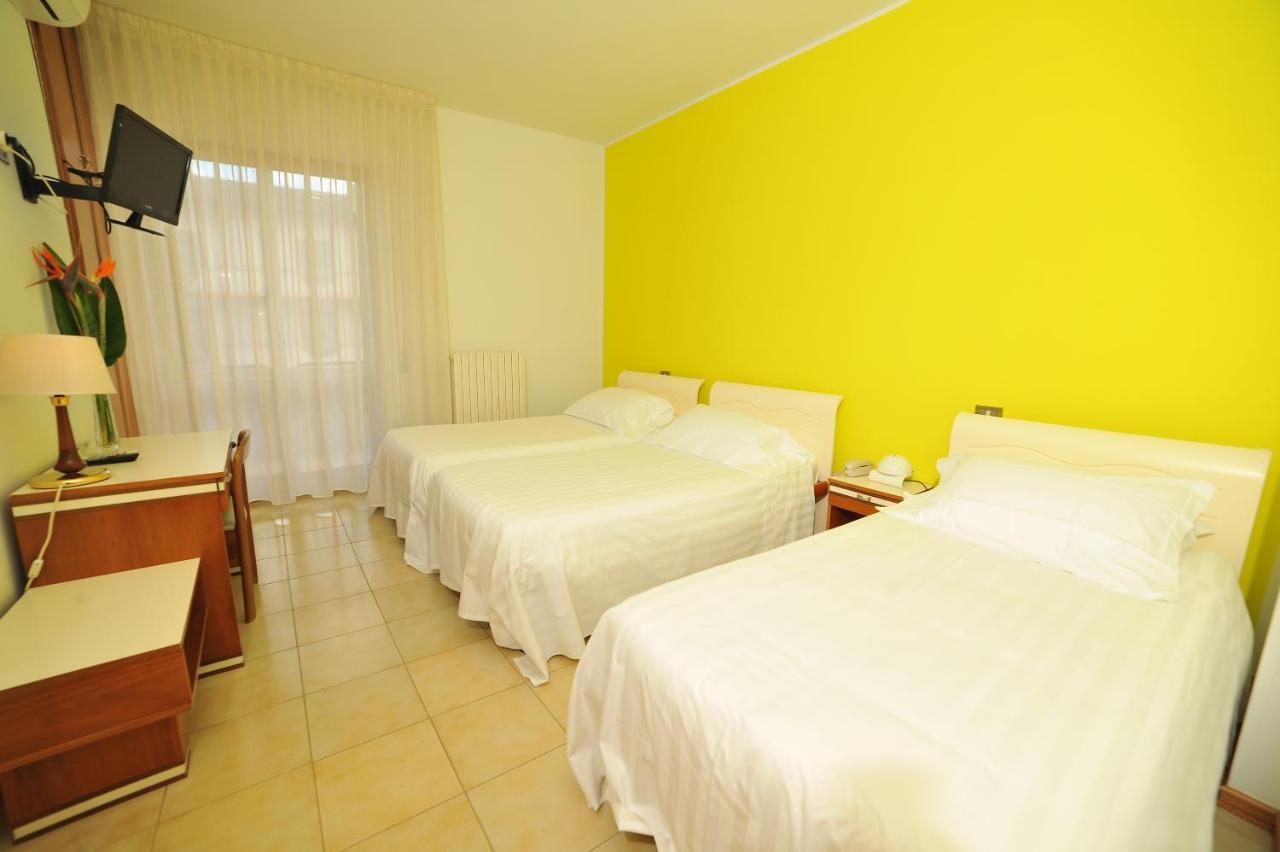 Hotel San Crispino Morrovalle Exterior photo